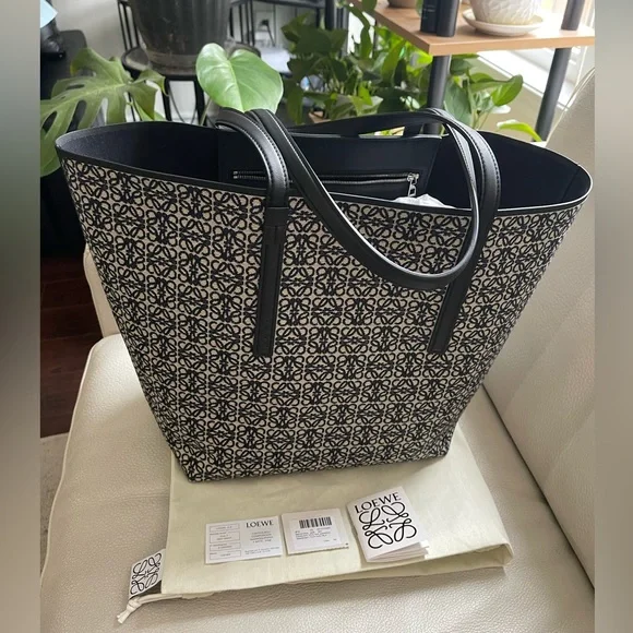 Loewe anagram tote shop